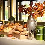 Ibis La Ferme Aux Vins Hotel 3*