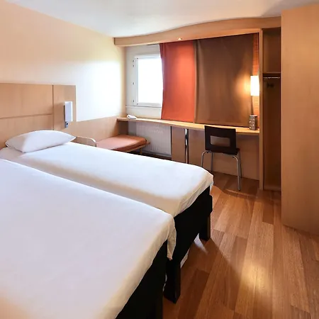 Ibis La Ferme Aux Vins 3*