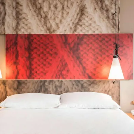 Ibis La Ferme Aux Vins Готель Бон