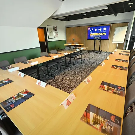 Hotell Ibis La Ferme Aux Vins 3*