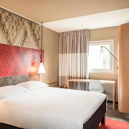 Ibis La Ferme Aux Vins Готель 3*