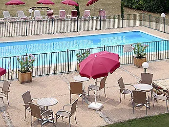 Ibis La Ferme Aux Vins 3* Бон
