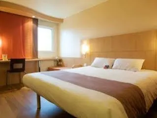 Готель Ibis La Ferme Aux Vins 3*