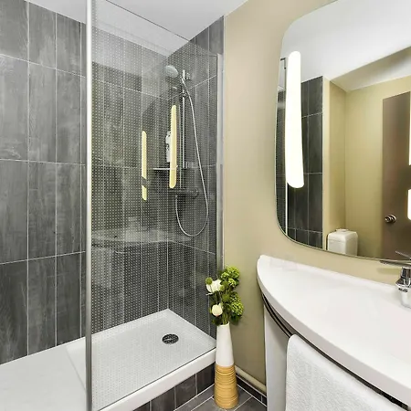 Ibis La Ferme Aux Vins Готель Бон