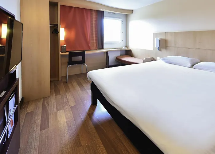 Ibis La Ferme Aux Vins 3* Beaune (Cote d'Or)