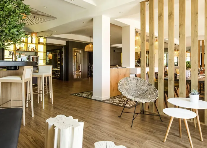 Ibis La Ferme Aux Vins 3* Beaune (Cote d'Or)