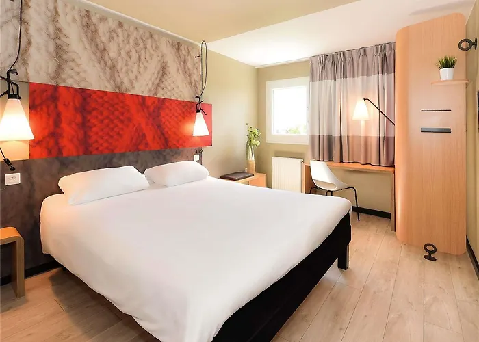 Ibis La Ferme Aux Vins 호텔 본느